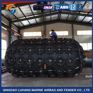 Hög kvalitet 4,5 X 9 M fartyget skyddande fungera pneumatiska Marina Fender med däck netto